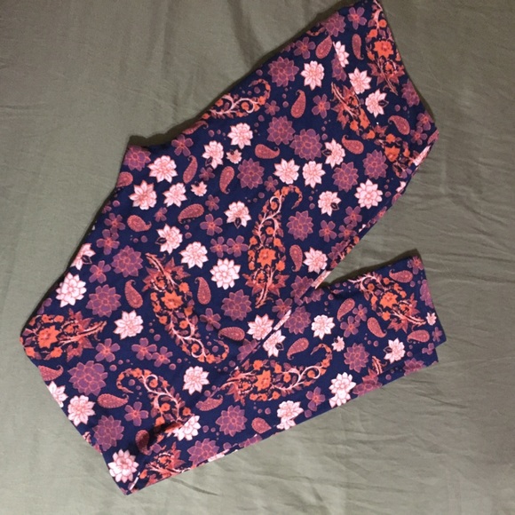 LuLaRoe Pants - SOLD.     TC Leggings